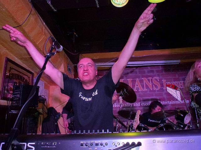 2013 Bayern Triple im Kilians 20.jpg - Rock und Verderben komme über euch!  Oder: Keyboarder rockt ;)